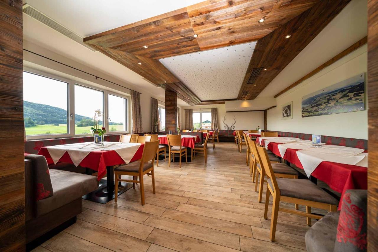 Gasthaus Hotel Beim Erich Oberhofen am Irrsee ภายนอก รูปภาพ